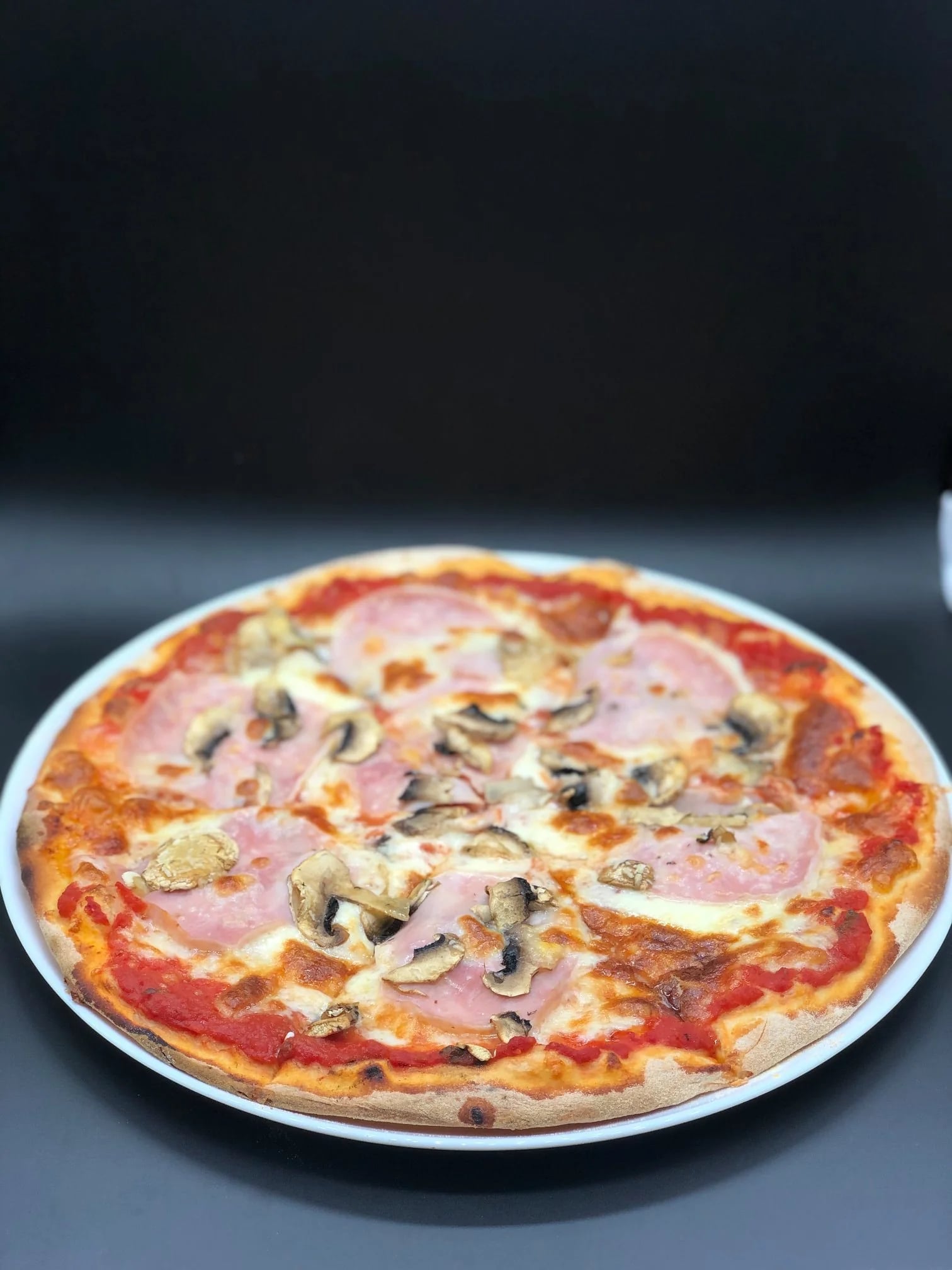 Pizza Prosciutto e Funghi
